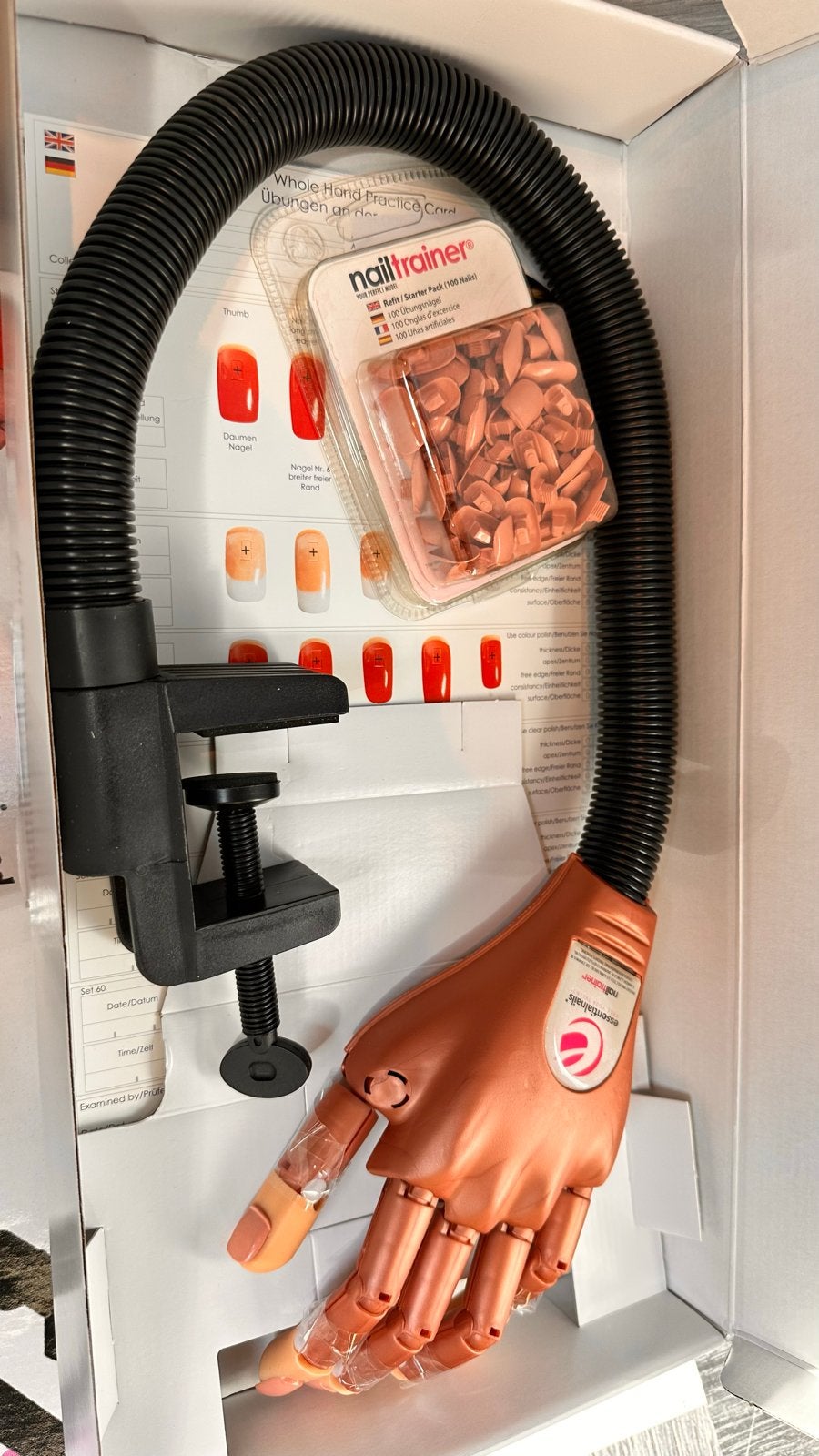 Nieuw- Originele Essential Nails Oefenhand + 100 Nagels, Ophalen of Verzenden, Nieuw, Overige typen