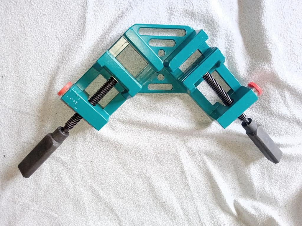 HOEK KLEM MAKKELIJK VOOR DE TIMMERMAN, Ophalen of Verzenden, Zo goed als nieuw, Overige typen