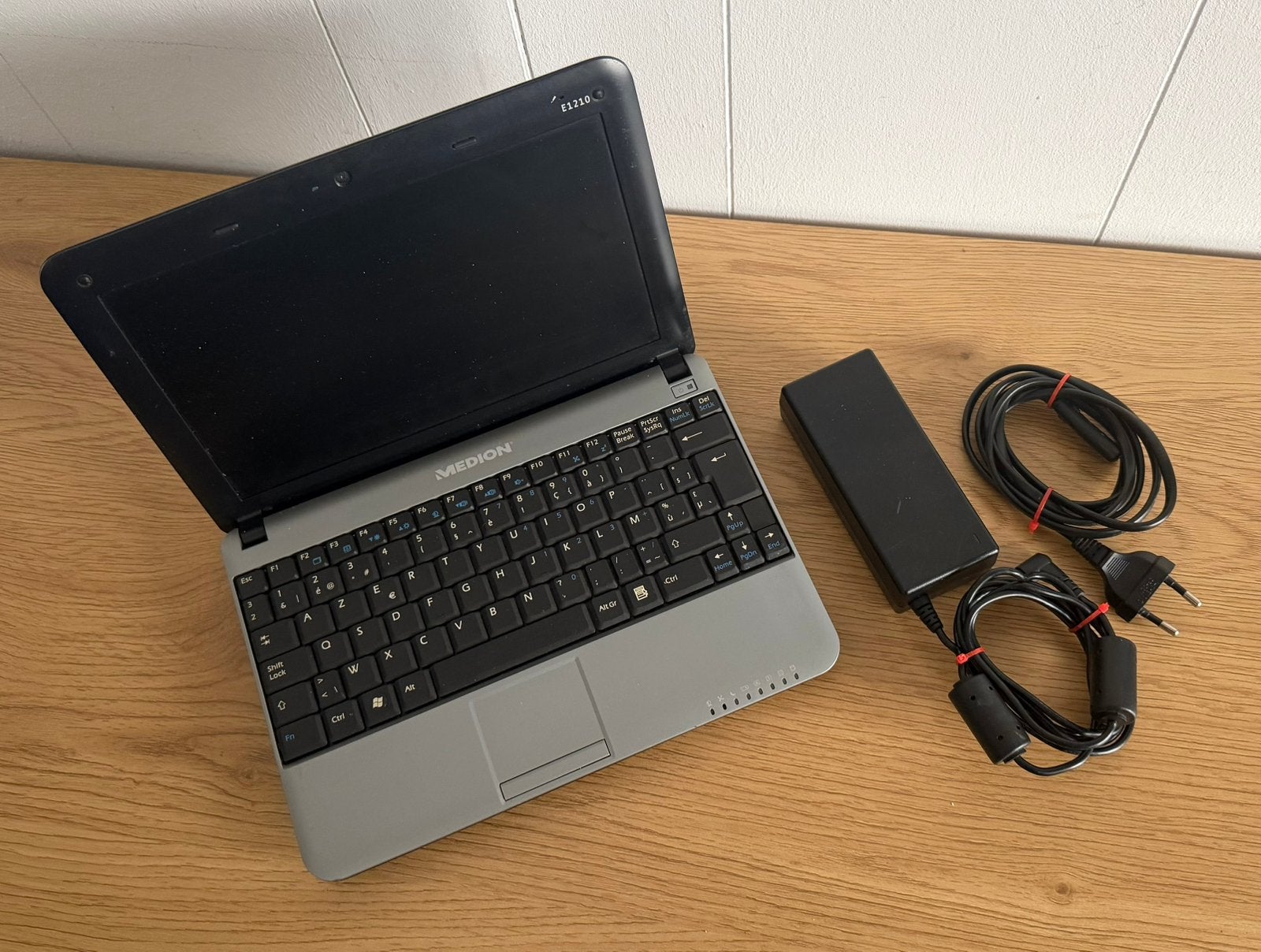 Medion Akoya E1210 mini laptop, Gebruikt, Intel Atom, Minder dan 2 Ghz, 10 inch of minder