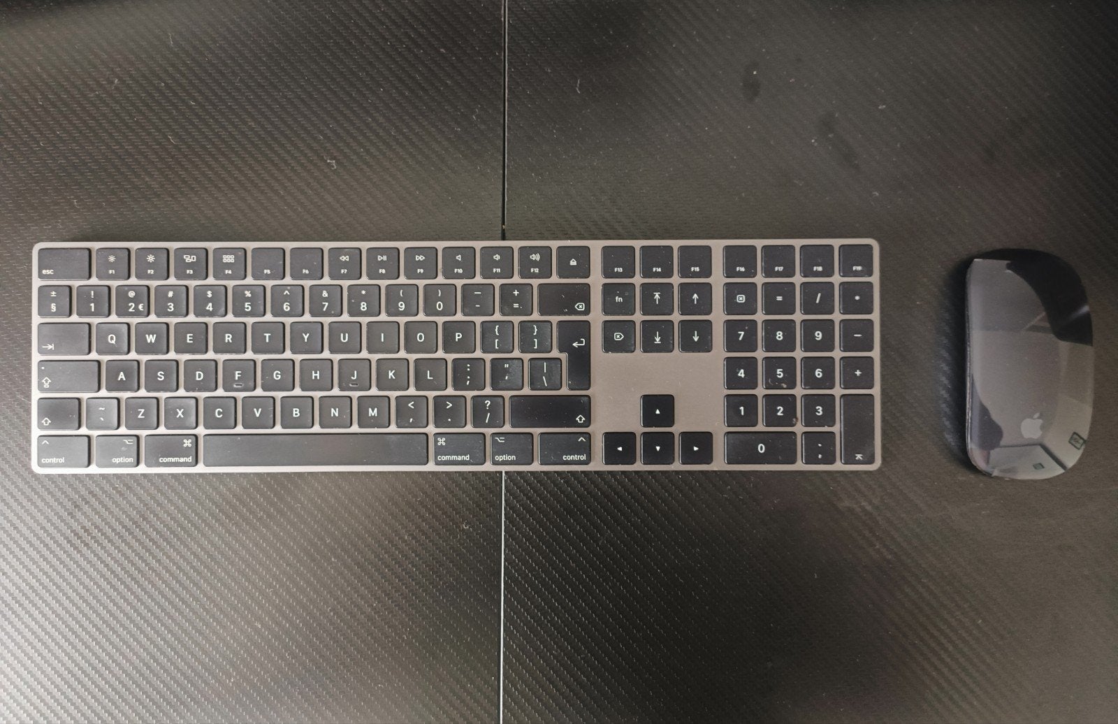 Apple Magic Keyboard met numeriek deel en Magic Mouse 2, Ophalen, Toetsenbord en muis-set, Zo goed als nieuw, Draadloos