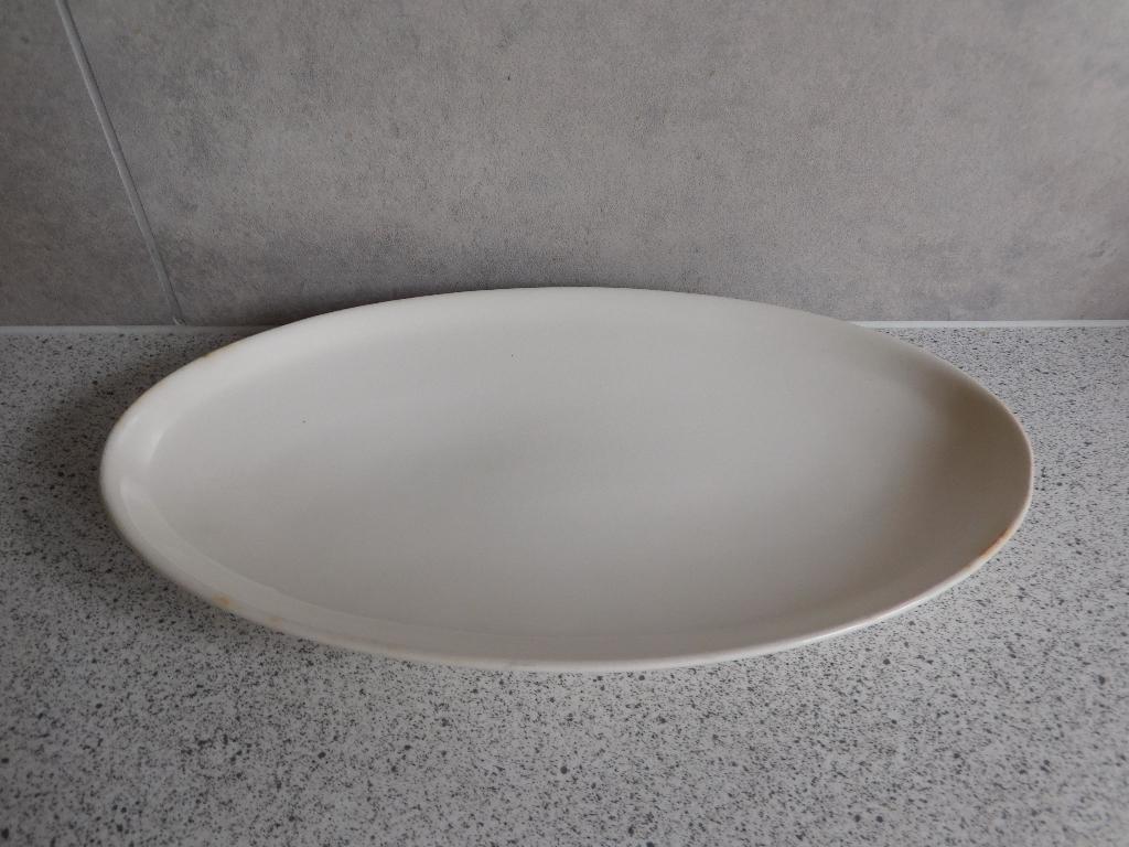 Schaal Ovaal 24,5x13,5 cm. Crème Petrus Regout, Ophalen of Verzenden