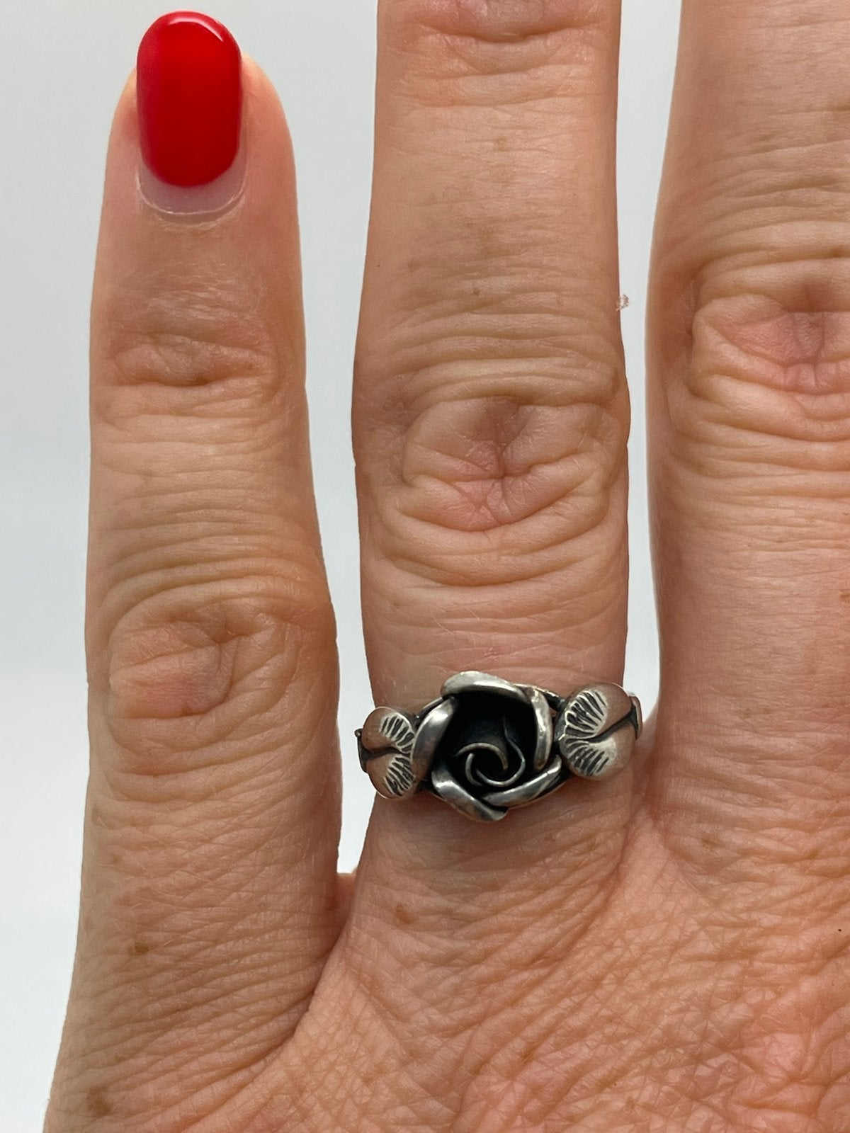 F235 Prachtige zilveren TEKA roosjes ring (verstelbaar), Sieraden, Tassen en Uiterlijk, Ophalen of Verzenden, Zilver, Ring