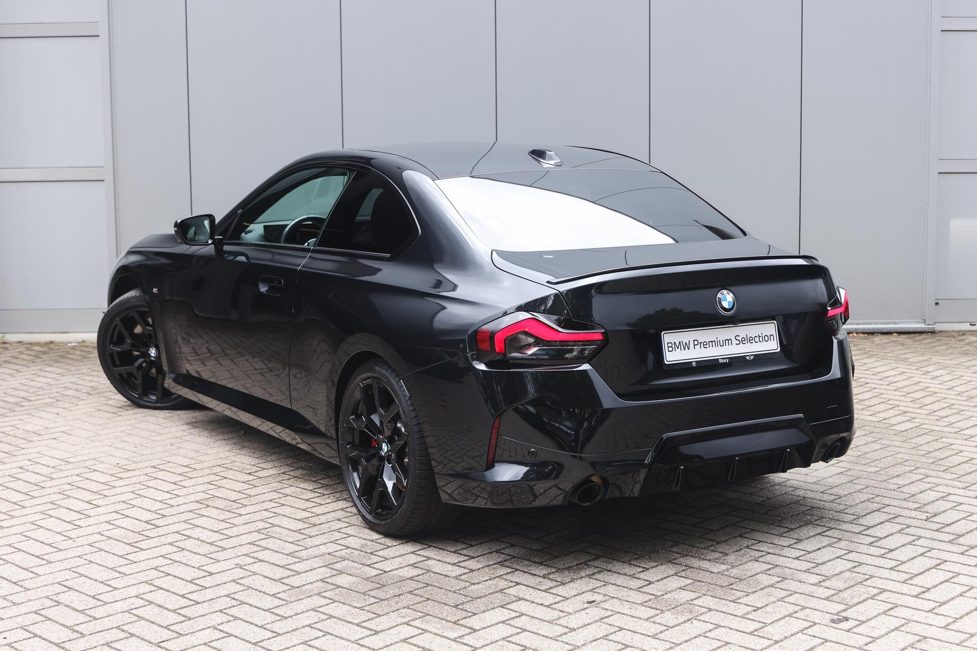 BMW 2 Serie Coupe 218i M Sport Automaat / Achteruitrijcamera, Auto's, Gebruikt, Met garantie (alle), 4 stoelen, Zwart