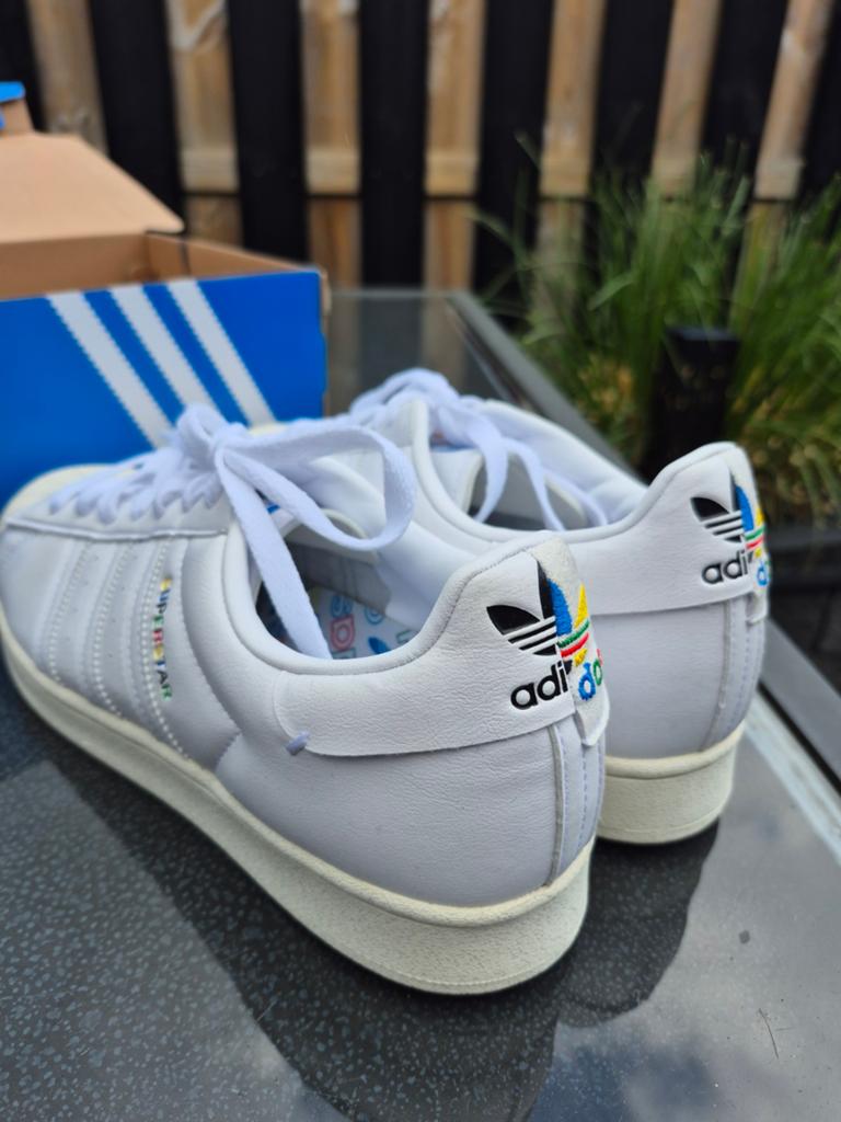 Adidas superstar uk 9, Kleding | Dames, Schoenen, Ophalen of Verzenden, Wit, Sneakers of Gympen