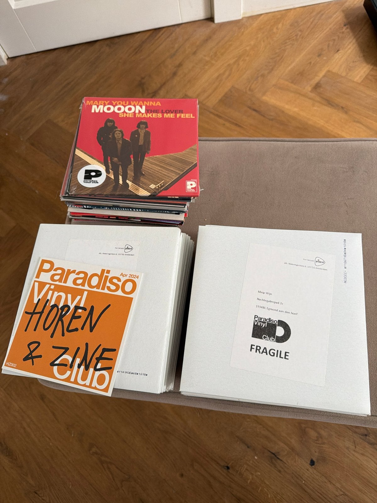 Paradiso Vinyl Club - 59 x 7 inch singles + zine, Pop, 7 inch, Geseald, Ophalen of Verzenden
