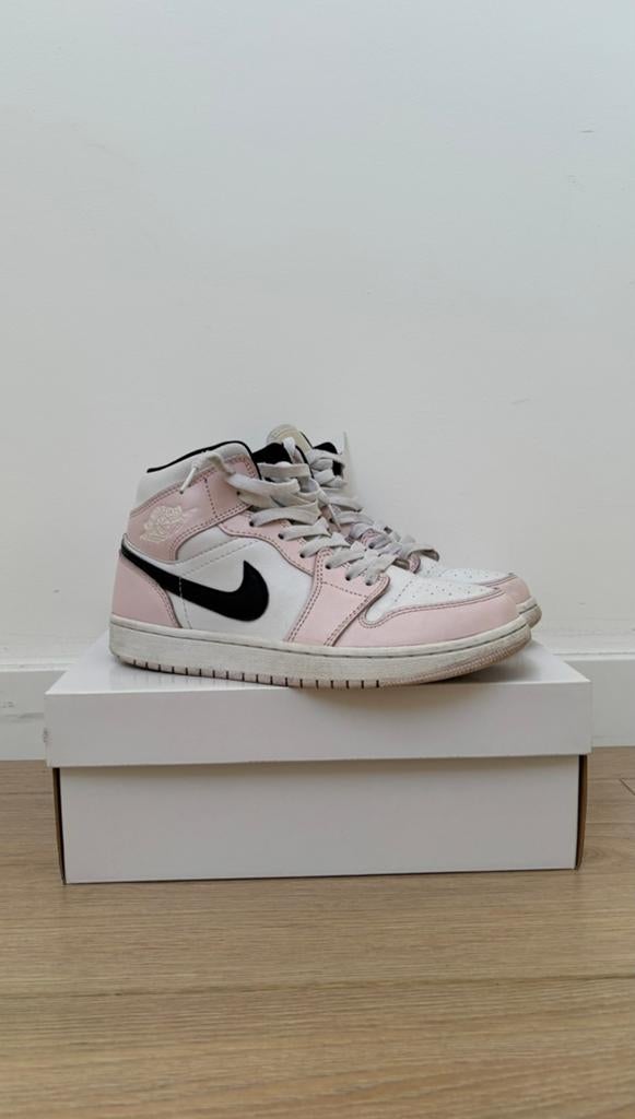 Nike Air Jordan Mid Barely Rose sneakers roze wit maat 39, Ophalen of Verzenden, Roze, Sneakers of Gympen, Zo goed als nieuw