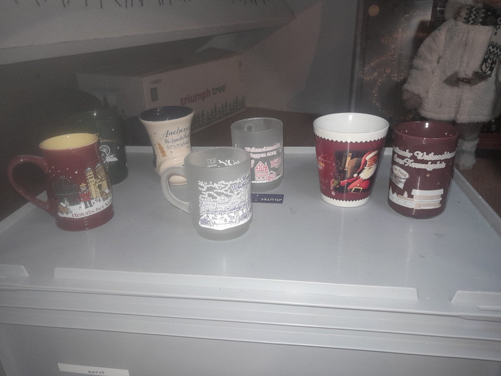 Kerst bekers, Ophalen
