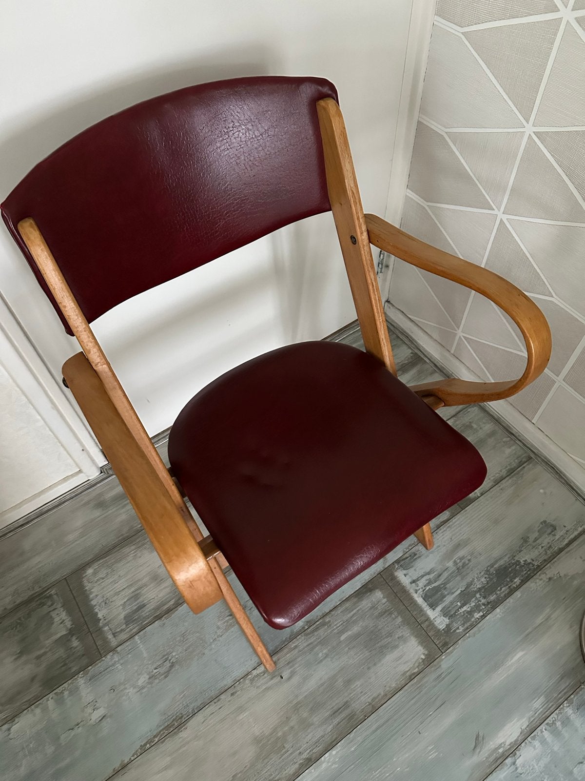 Vintage Ludvik Volak stoel, jaren '70, rood skai, Antiek en Kunst, Antiek | Meubels | Stoelen en Banken, Ophalen of Verzenden