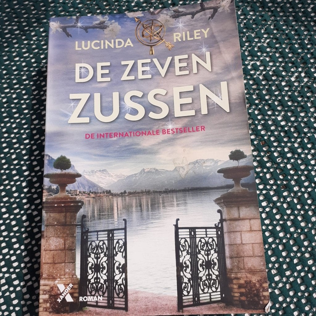7 zussen deel 1, Europa overig, Lucinda Riley, Ophalen of Verzenden, Zo goed als nieuw