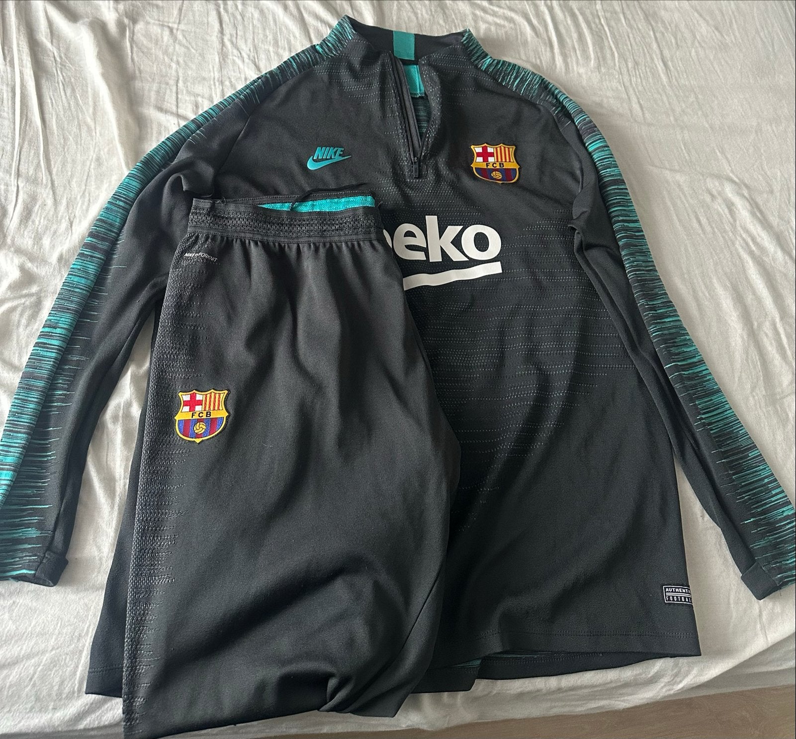 FC Barcelona Trainingspak Grijs/Turquoise - Maat XL, Maat 56/58 (XL), Ophalen of Verzenden, Zo goed als nieuw, Voetbal