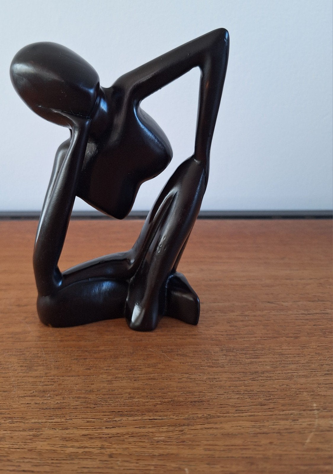 Ebbenhouten beeldje de denker, Antiek en Kunst, Kunst | Beelden en Houtsnijwerken, Ophalen of Verzenden