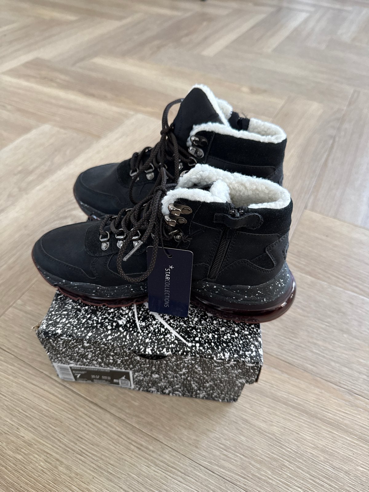 Zwarte gevoerde sneakers/boots - Maat 38, Ophalen of Verzenden, Nieuw, Zwart, Sneakers of Gympen