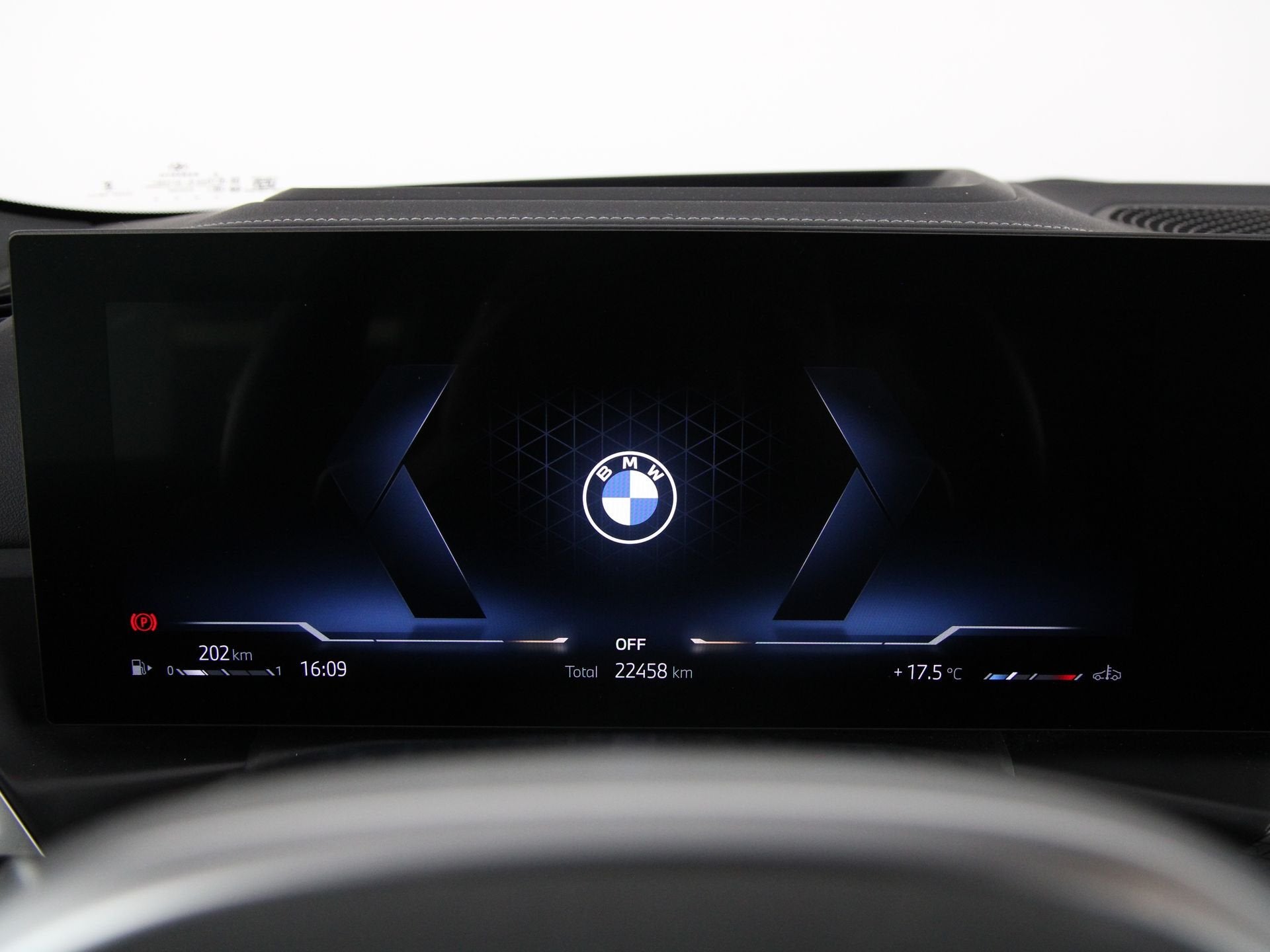 BMW 4 Serie 420i Cabrio M-Sport Pro (bj 2025, automaat), Auto's, Automaat, Gebruikt, 4 stoelen, Zwart