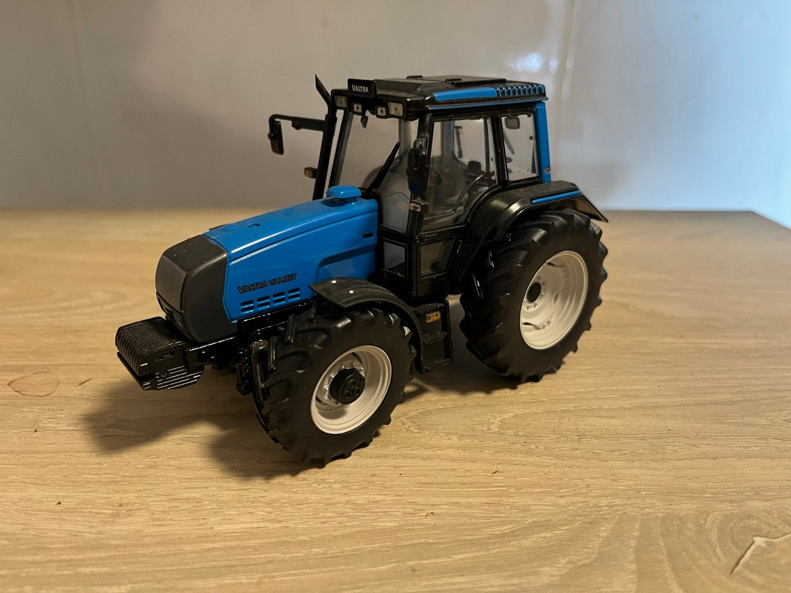 Valtra Valmet 6850 schaalmodel tractor, Overige merken, 1:32 tot 1:50, Overige typen, Ophalen of Verzenden
