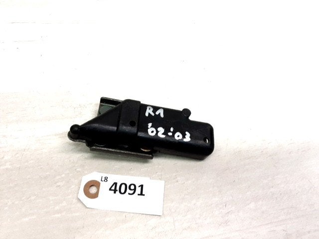R1 2002 - 2003 Yamaha Slot Zadelslot D1-46695