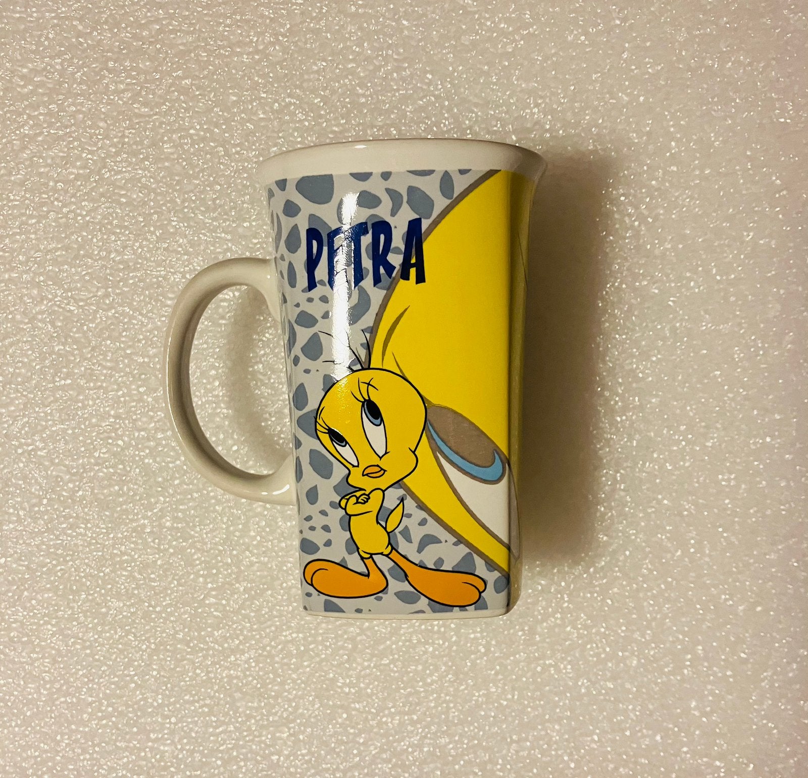 Vintage Tweety mok – gepersonaliseerd met “PETRA”, Ophalen of Verzenden, Zo goed als nieuw