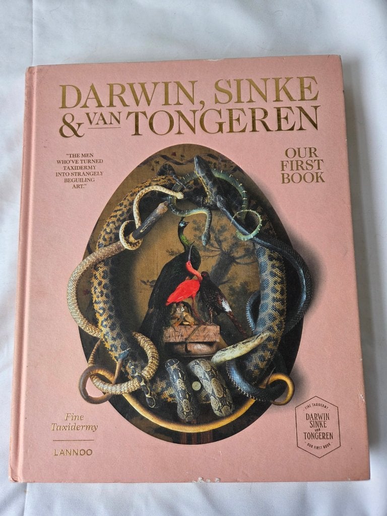 Our First Book - Fine Taxidermy By Darwin, Ophalen of Verzenden, Gebruikt, Schedel