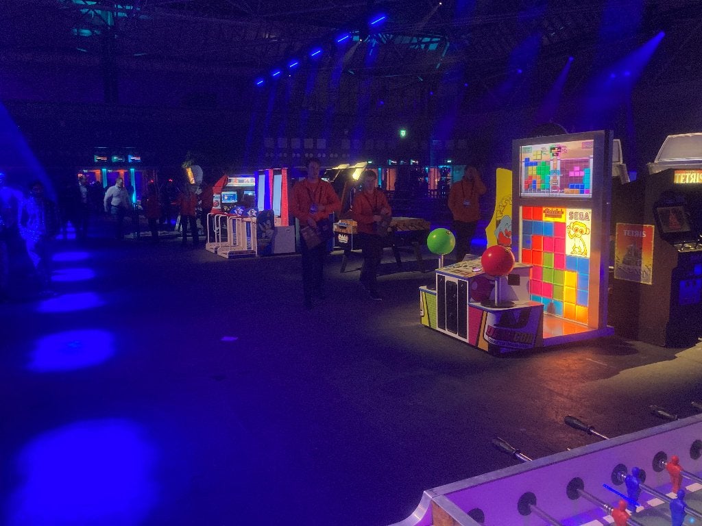 Verhuur arcade, flipperkast of airhockey, Verzenden, Zo goed als nieuw, Overige