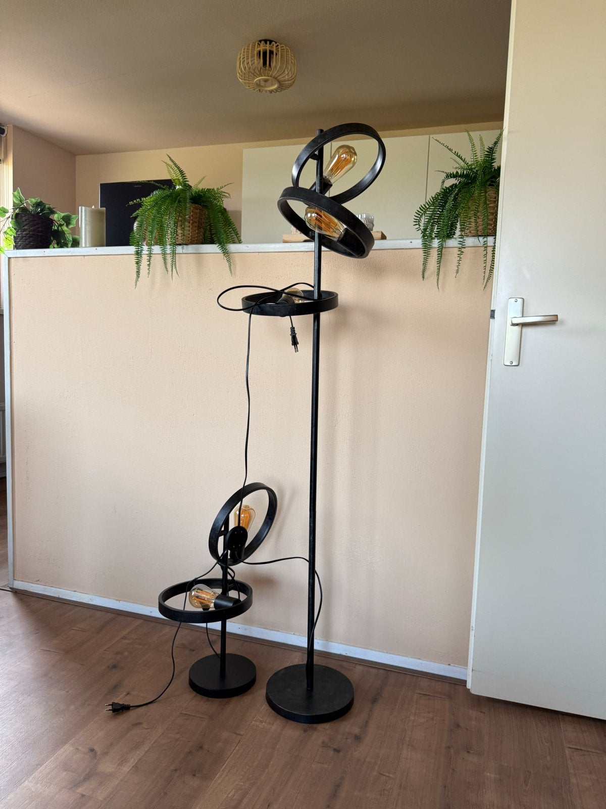 Set van 2 Hoyz Collection Hover lampen (staand en tafel), Zo goed als nieuw, Metaal, 150 tot 200 cm, E27 (groot)