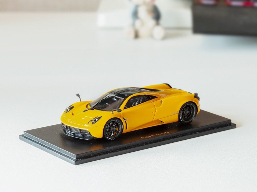 1:43 Spark - Pagani Huayra, Ophalen of Verzenden, Zo goed als nieuw, Auto, Overige merken