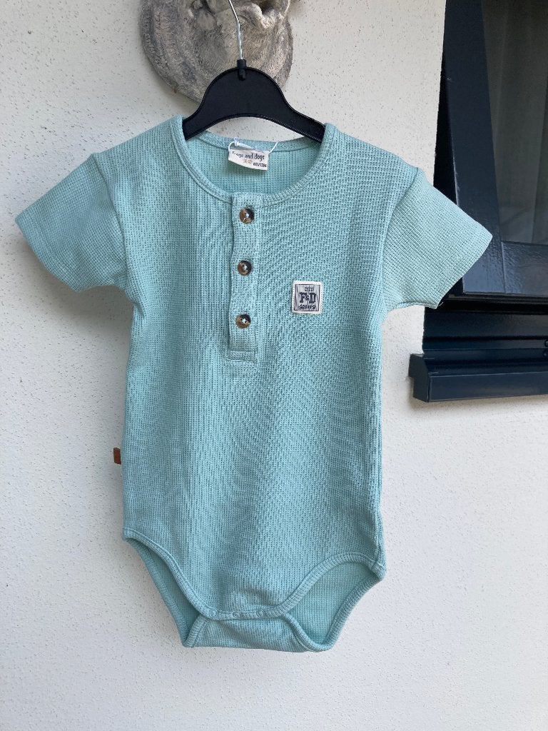 FROGS AND DOGS romper korte mouw nieuw mt 80, Nacht- of Onderkleding, Meisje, Nieuw, Ophalen of Verzenden