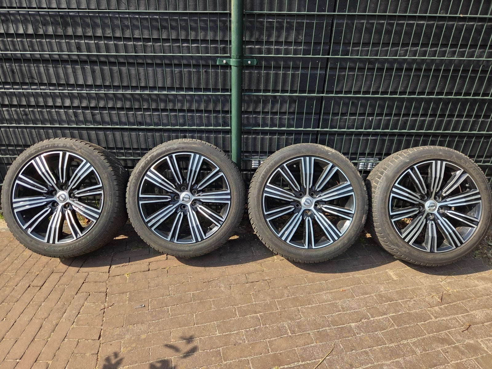 Orginele set Volvo R-design velgen 18" met 235/45/18 banden, Auto-onderdelen, Banden en Velgen, Ophalen, 18 inch, Banden en Velgen