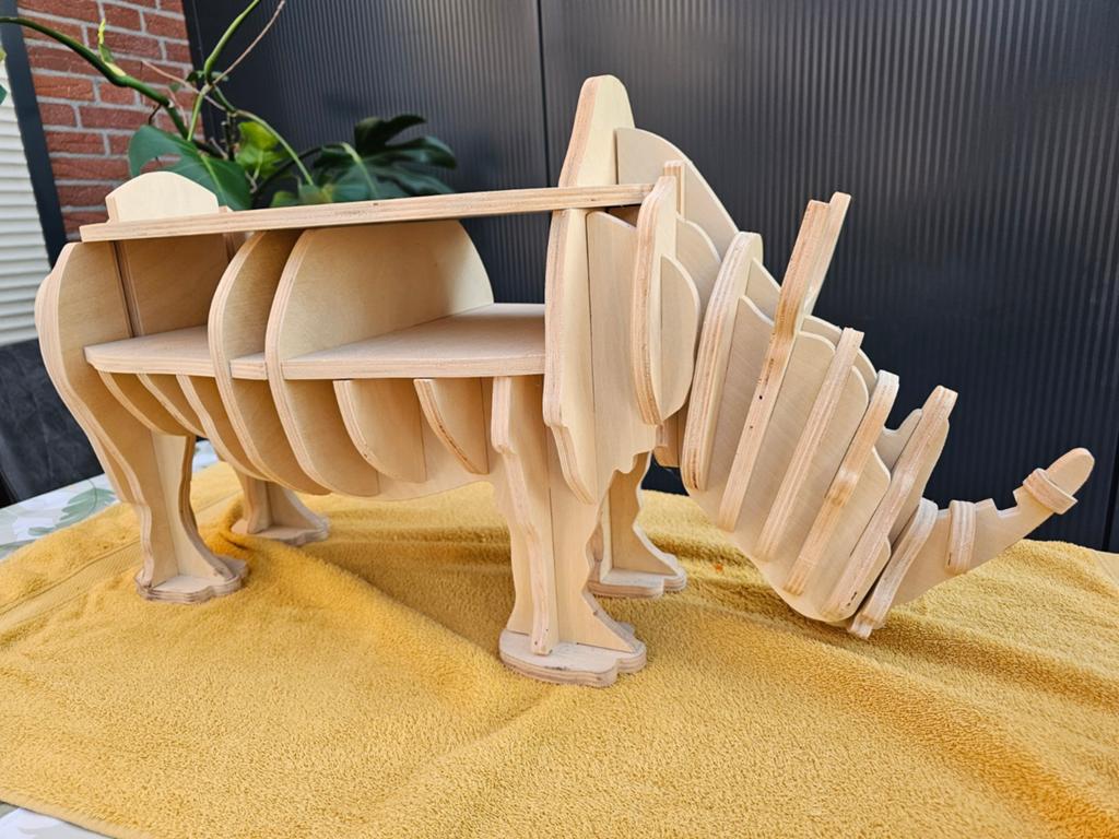 Unieke Houten Neushoorn Bijzettafel met Opbergvakken, 45 tot 60 cm, Modern, Speels, Elegant, Dieren, Nieuw, Overige vormen