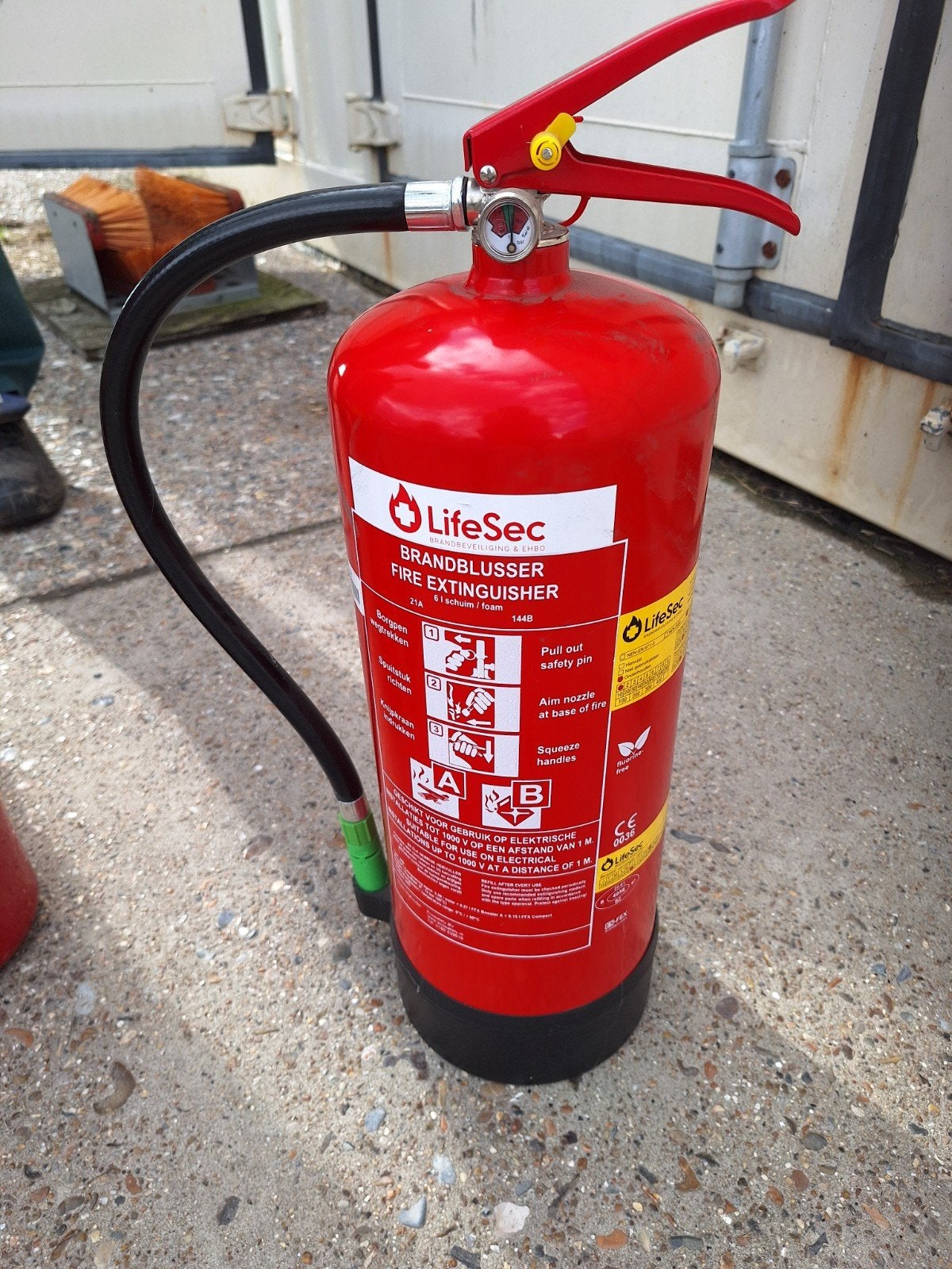 LifeSec Brandblusser, Ophalen