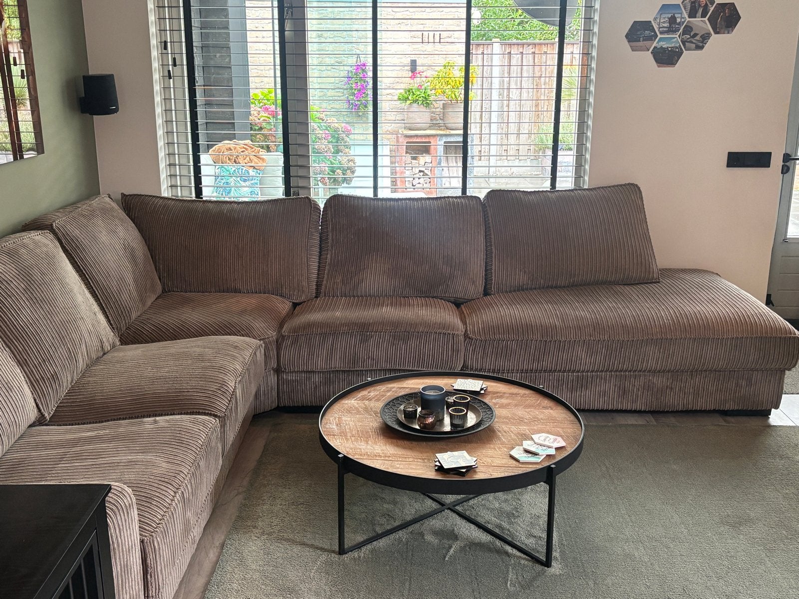 Comfortabele ribstof hoekbank taupe, Ophalen, Gebruikt, Hoekbank, 300 cm of meer