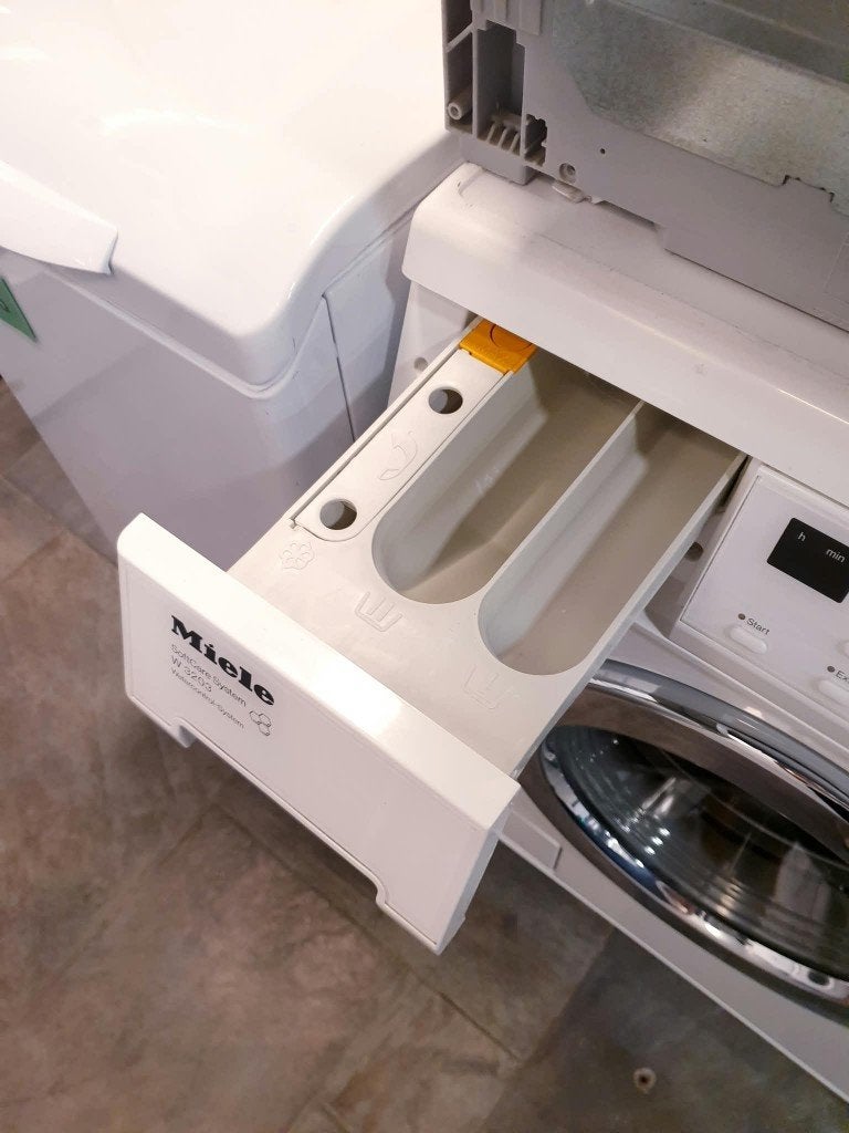 miele wasmachine 6kg A+ inc 6 mnd garantie, 1200 tot 1600 toeren, Ophalen of Verzenden, Zo goed als nieuw, Voorlader