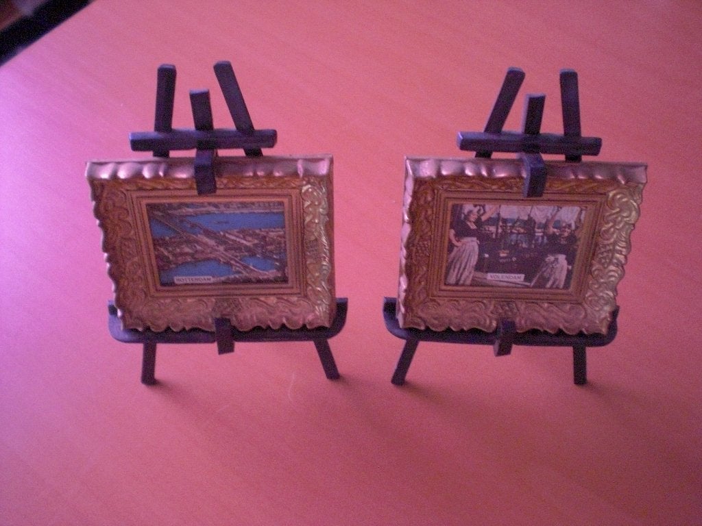2 miniatuur schilderijtjes rotterdam volendam ezelstandaards, Verzenden, Gebruikt, Overige materialen, Overige typen