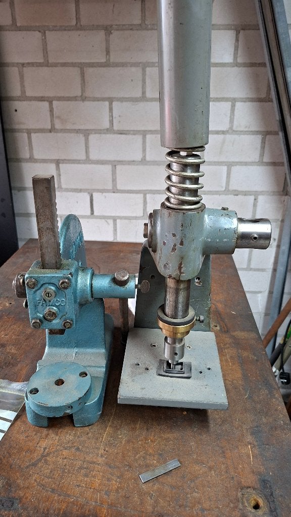 werkplaatspers 2x, Ophalen of Verzenden, Gebruikt, Metaaldraaibank, Minder dan 500 mm