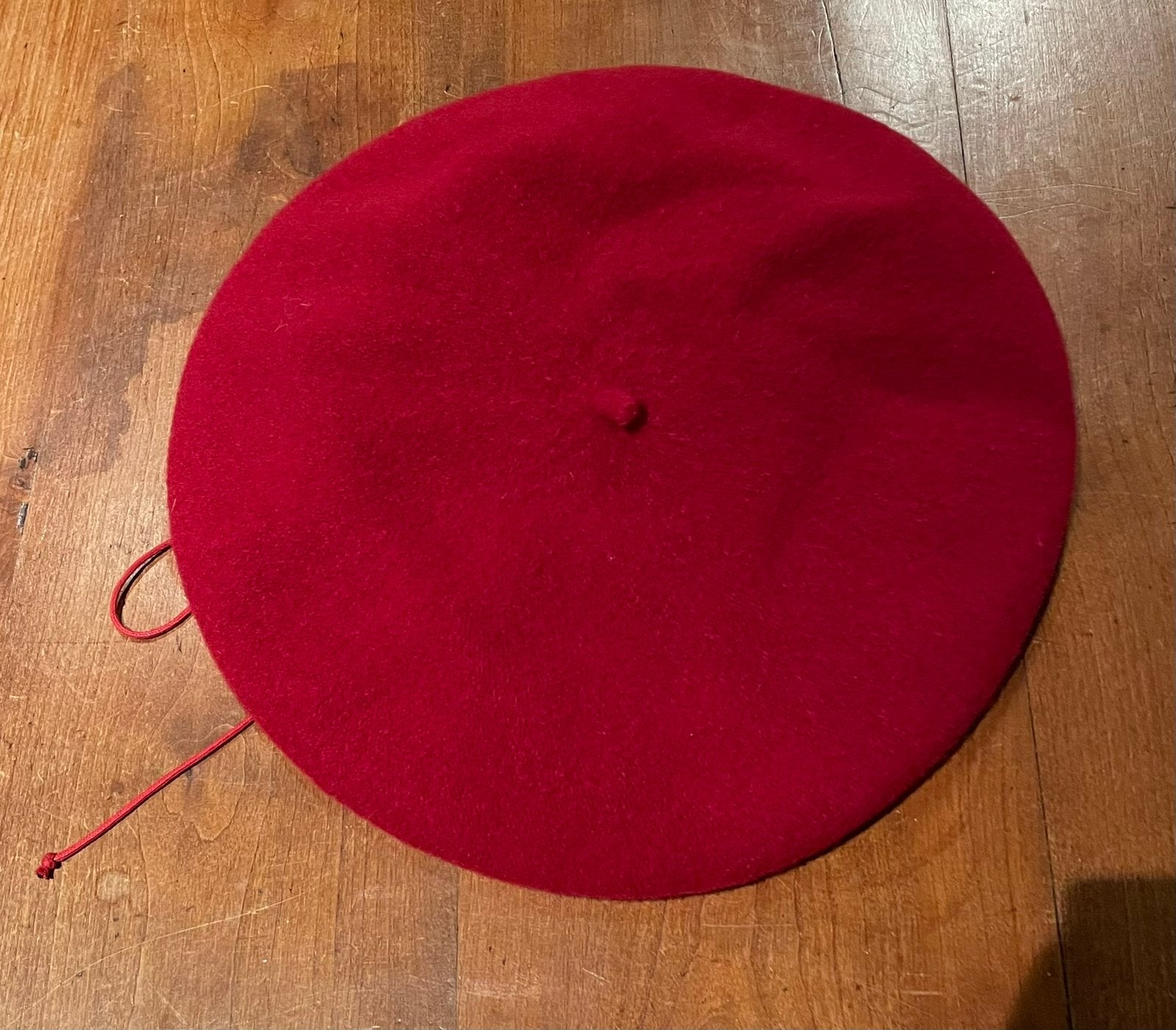 Rode baret, Ophalen of Verzenden, Zo goed als nieuw, Sjaal