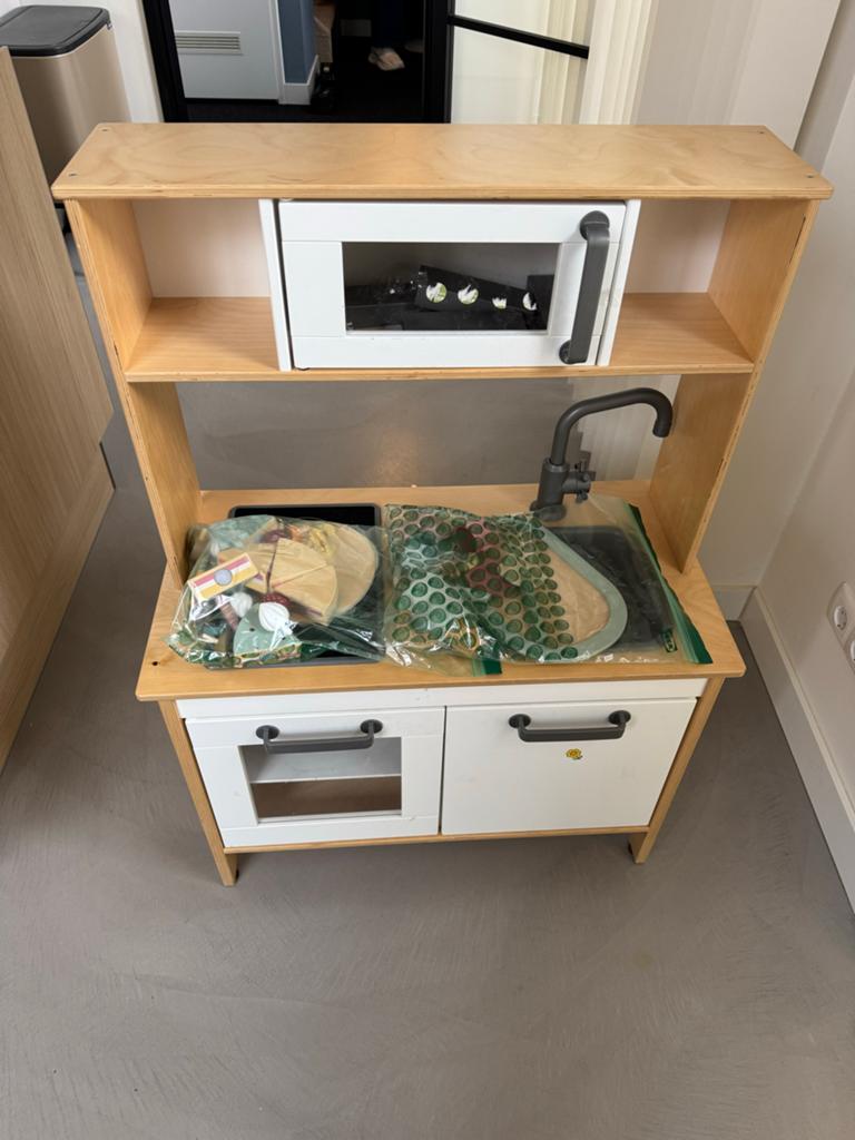 Ikea Speelkeuken met Little Dutch accessoires, Kinderen en Baby's, Speelgoed | Speelkeukens, Ophalen, Gebruikt, Hout, Speelkeuken