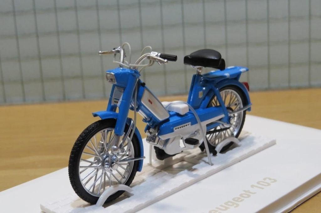 Peugeot 103 brommer 1:18 Norev 182049, Barcelone, Serviceclientele@altaya.be, Nieuw, Norev