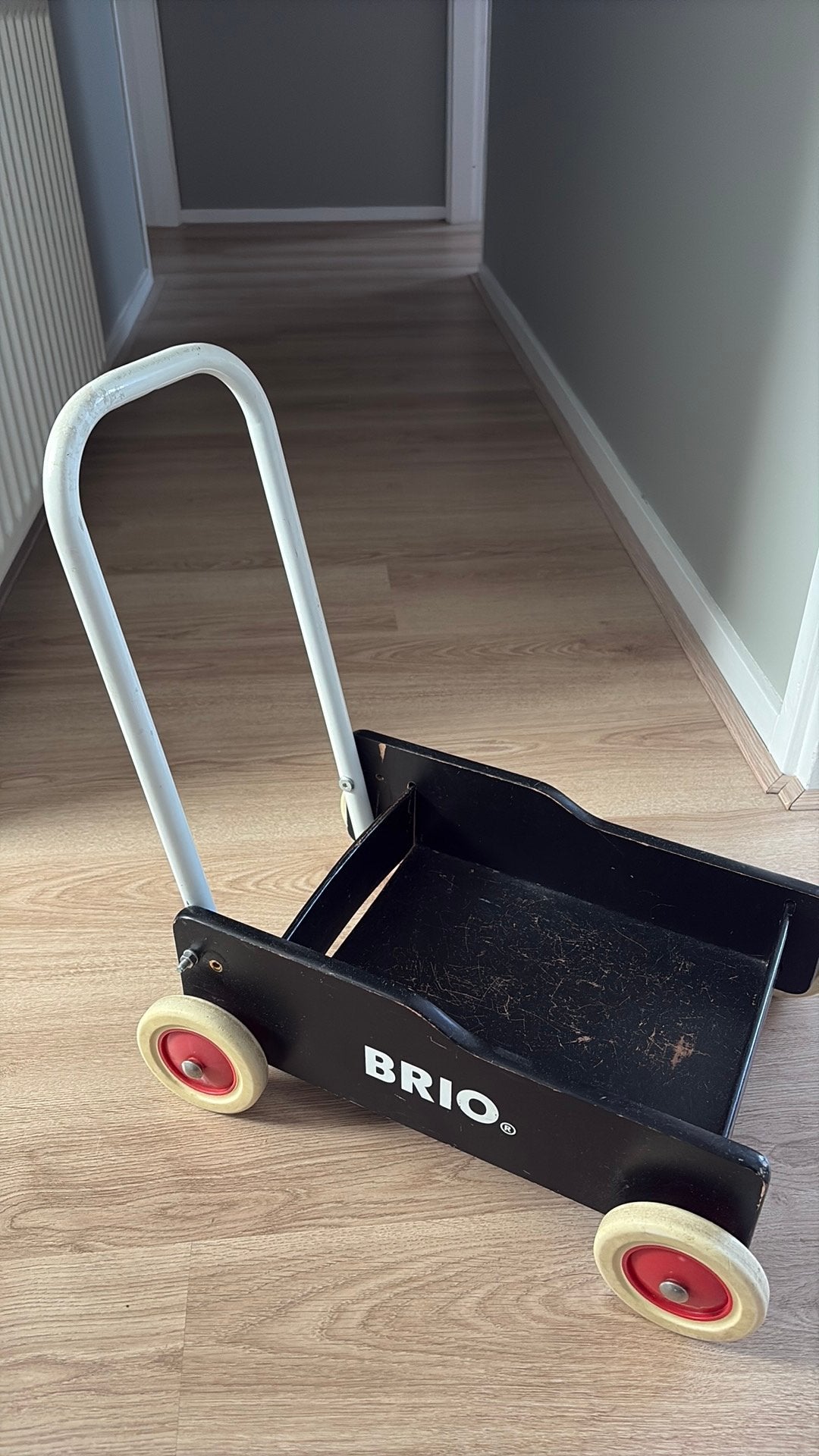 Brio loopwagentje, Ophalen of Verzenden, Gebruikt, Duw- of Trekspeelgoed
