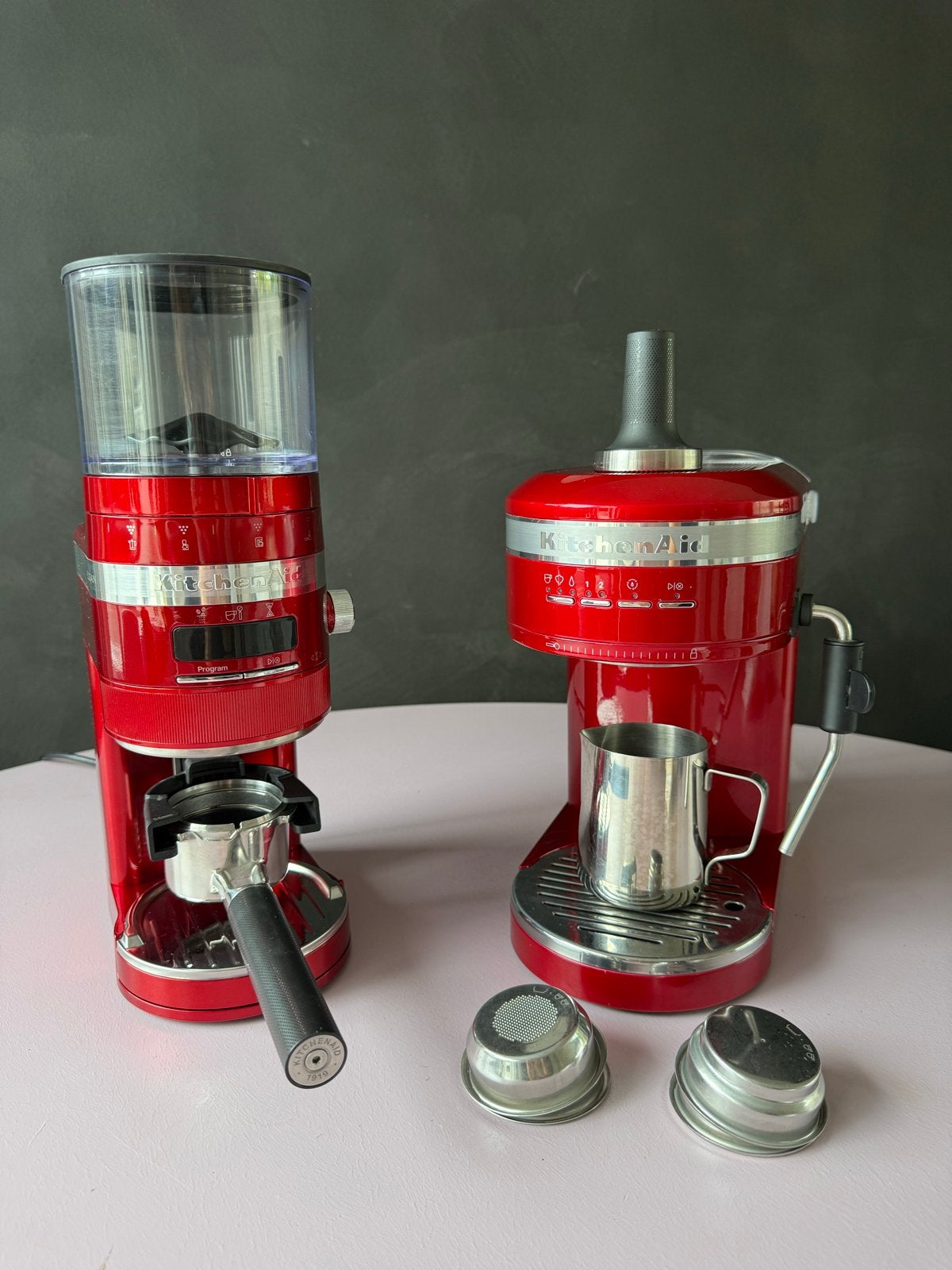 KitchenAid Artisan Espresso Machine & Koffiemolen Rood, Witgoed en Apparatuur, Koffiezetapparaten, Zo goed als nieuw, Gemalen koffie