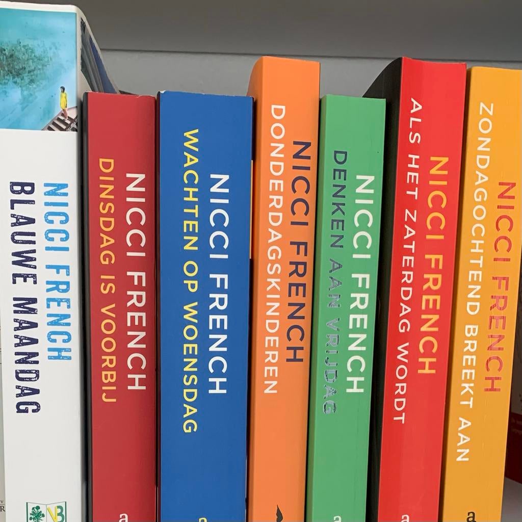 Nicci French - Serie Maandag tot en met zondag, Boeken, Ophalen, Zo goed als nieuw, Nederland
