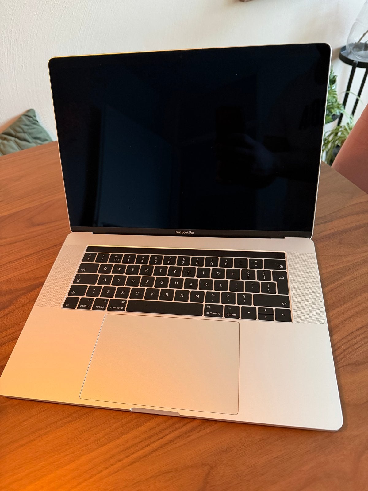 MacBook Pro 15 inch - Defecte backlight, Computers en Software, Apple Macbooks, MacBook Pro, 256 GB, 2 tot 3 Ghz, Qwerty