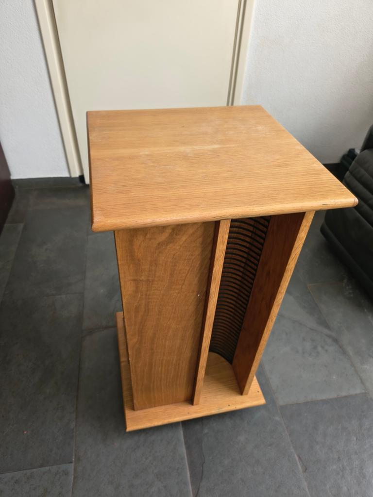 Houten CD-kast - Compact en Praktisch, Huis en Inrichting, Woonaccessoires | Cd- en Dvd-rekken, Ophalen, Gebruikt, 75 tot 150 discs