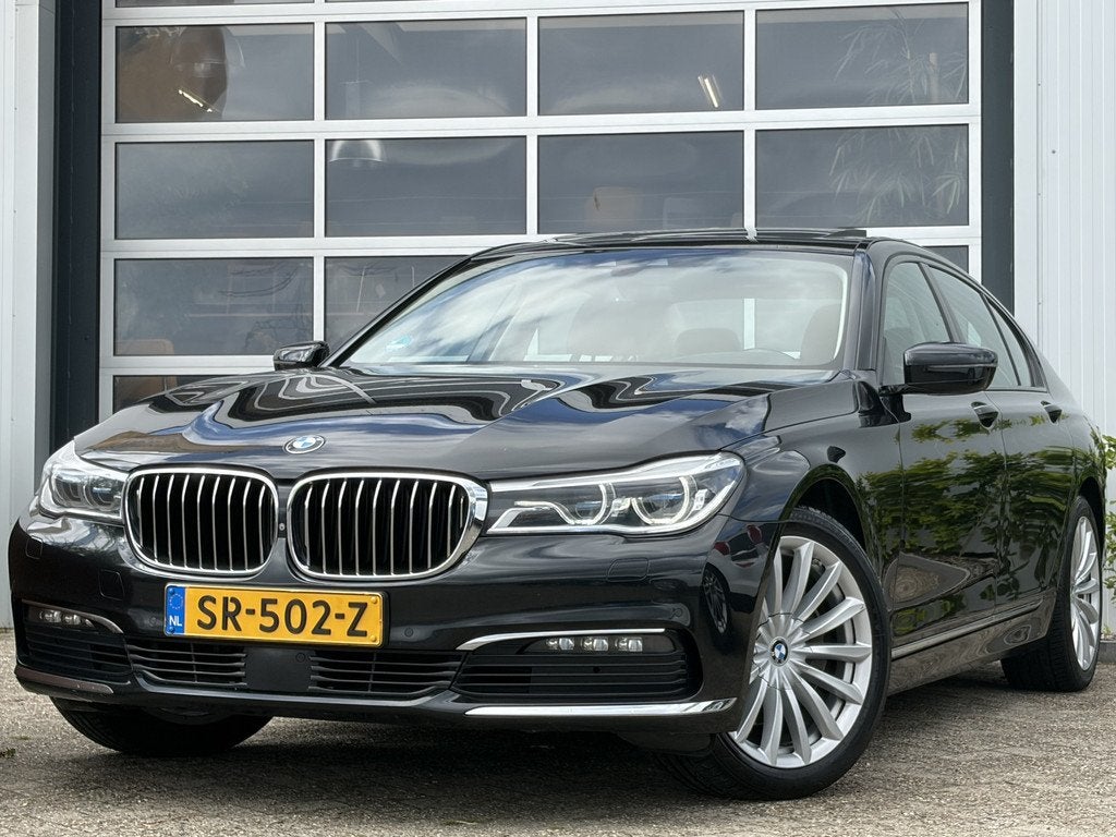 BMW 7 Serie 740i High Executive 326pk | Achterasbesturing |, Auto's, Automaat, Gebruikt, Euro 6, 1700 kg