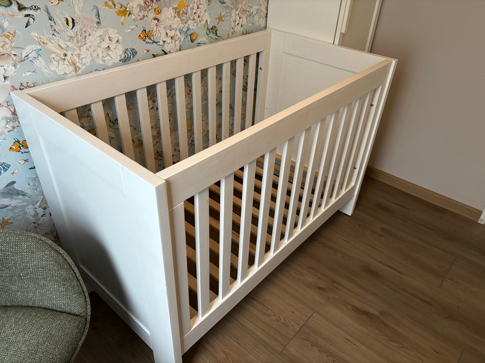 Bopita Ledikant - Wit Houten Babybed, Kinderen en Baby's, Ophalen, Zo goed als nieuw, Ledikant