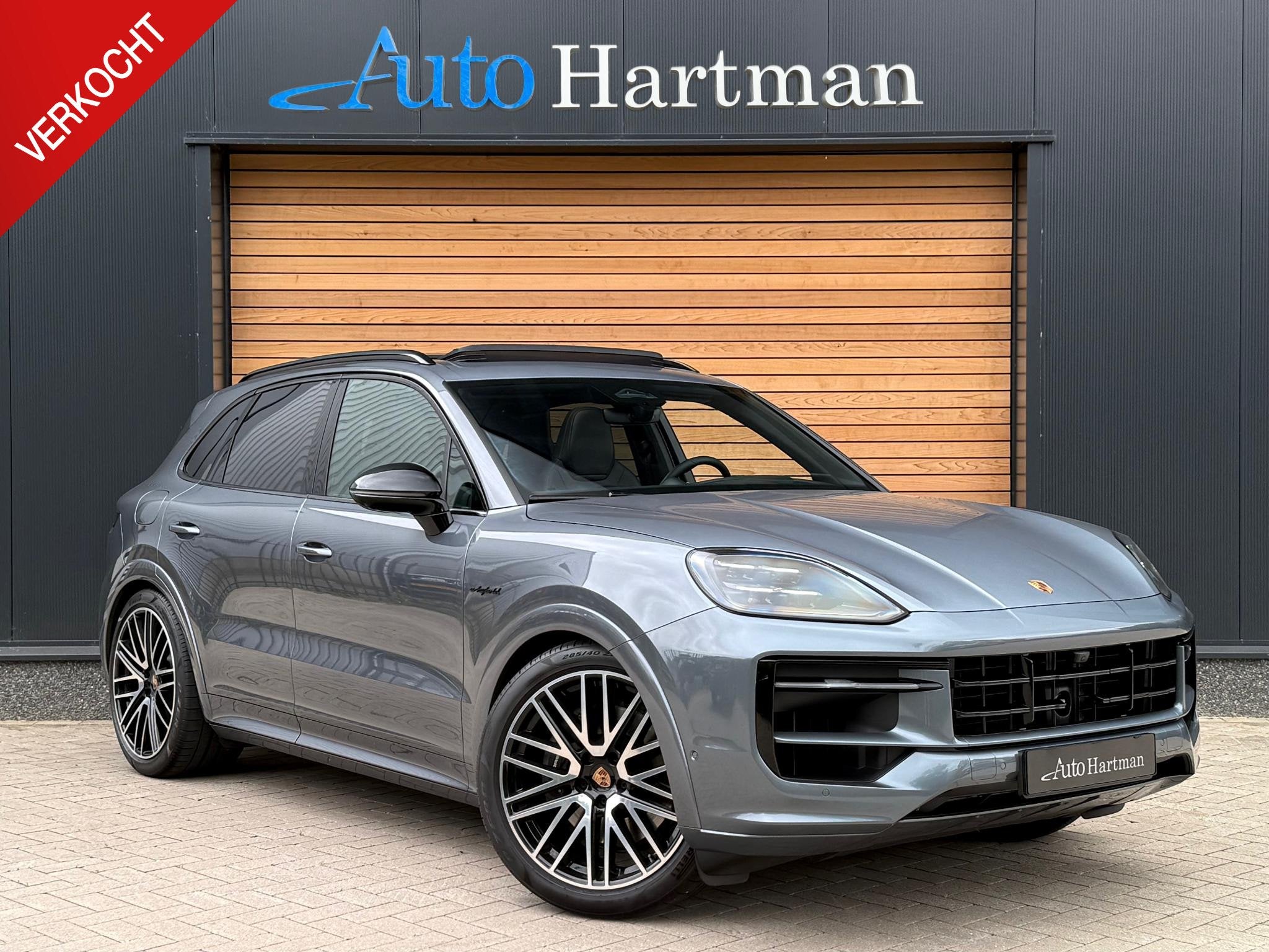Porsche Cayenne 3.0 E-Hybrid Black Edition SportDesign PANO|, Auto's, Automaat, Cayenne, Gebruikt, 2995 cc