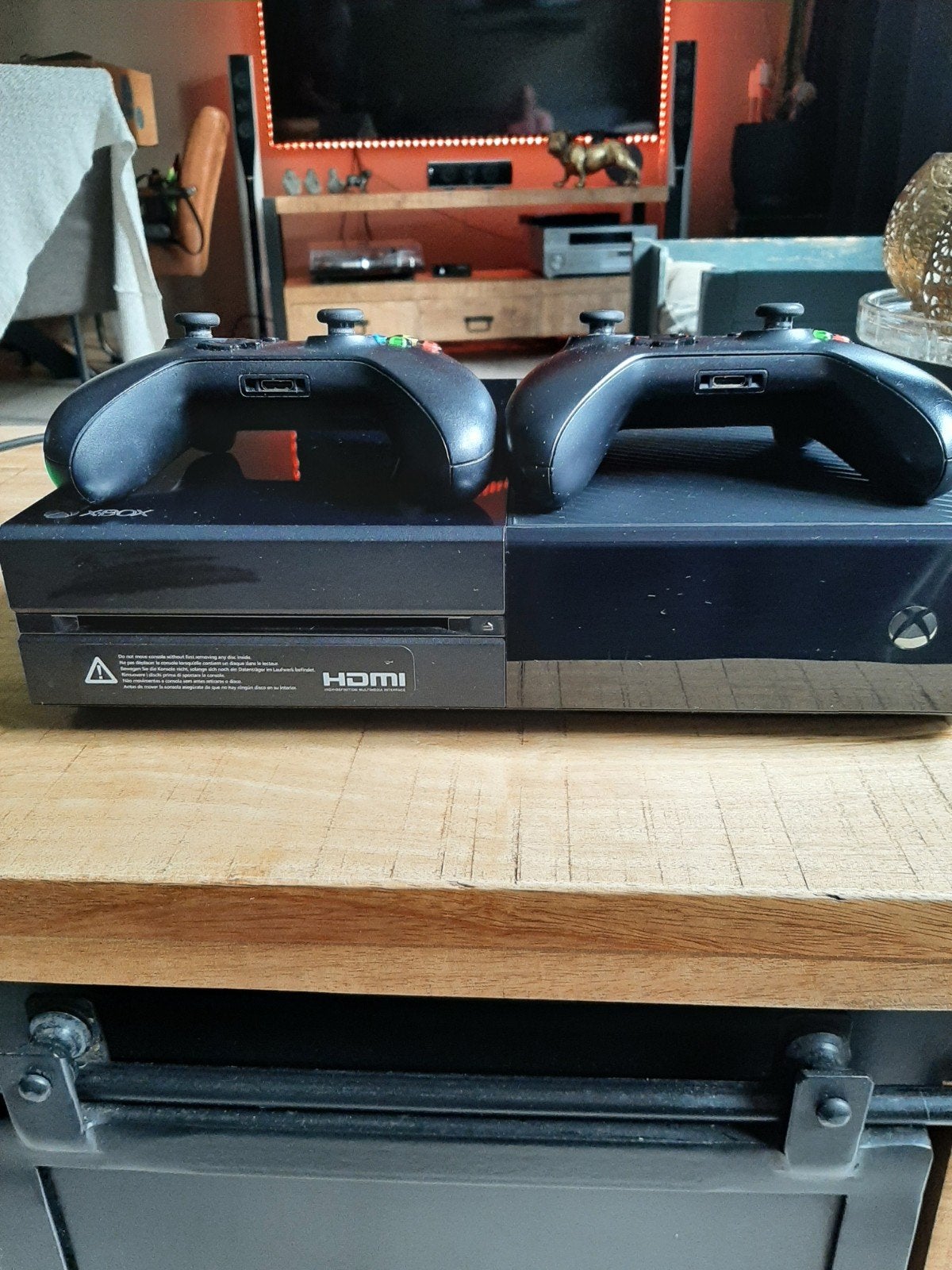 Xbox One met twee controllers en 11 games., Ophalen, Gebruikt, Met 2 controllers