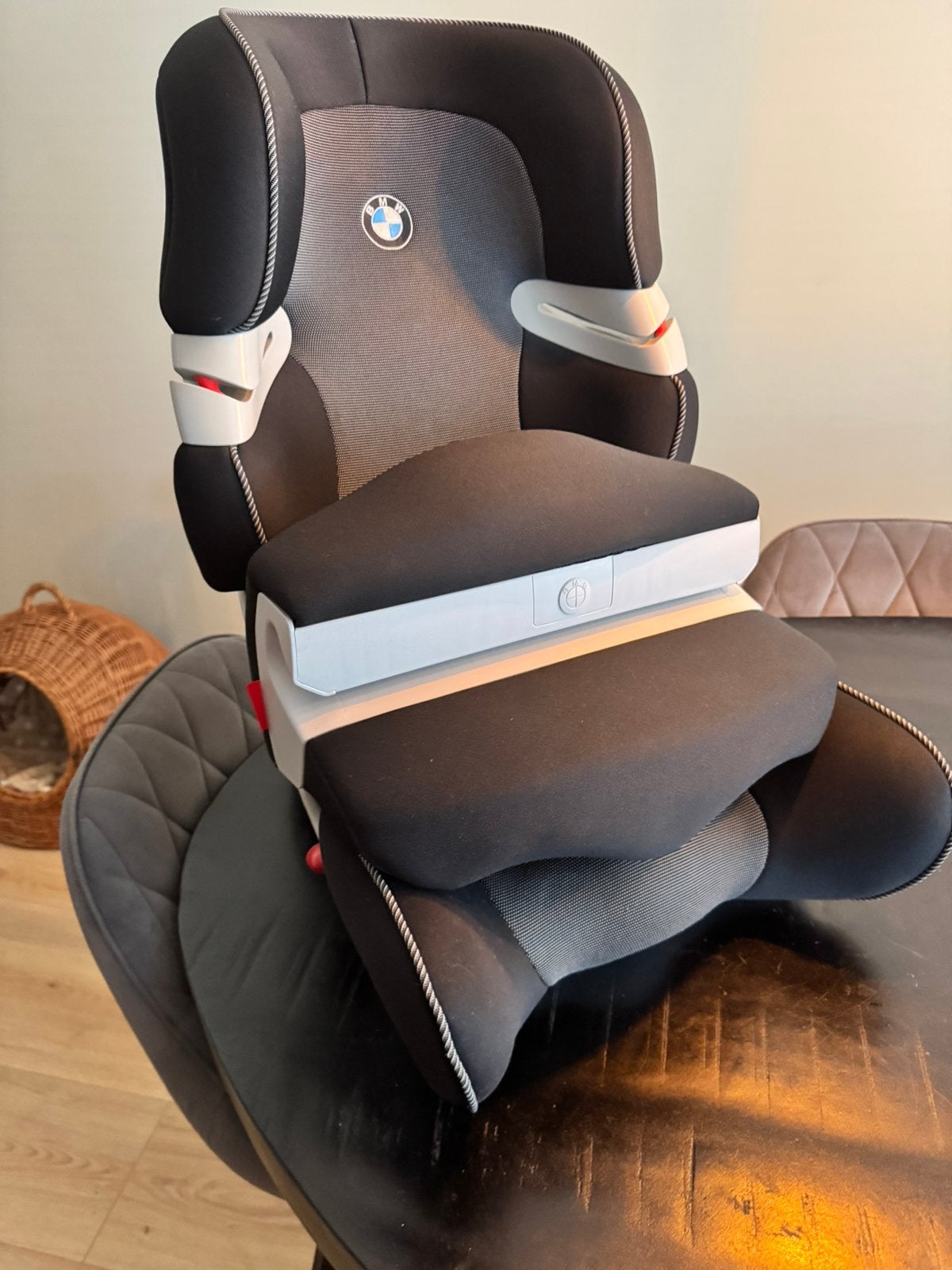 BMW kinderstoeltje, Overige merken, Verstelbare rugleuning, 9 t/m 18 kg, Ophalen of Verzenden