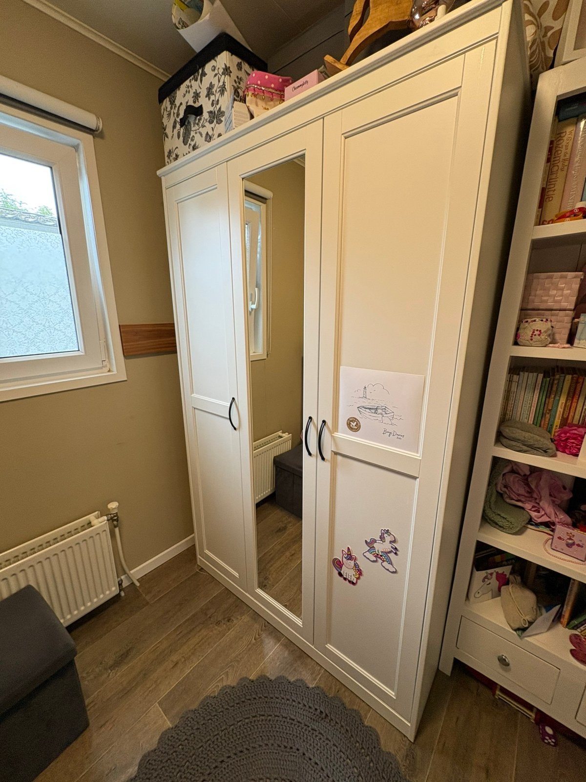 Songesand kleding kast, Huis en Inrichting, Kasten | Kledingkasten, Ophalen, Met deur(en), Gebruikt, 100 tot 150 cm