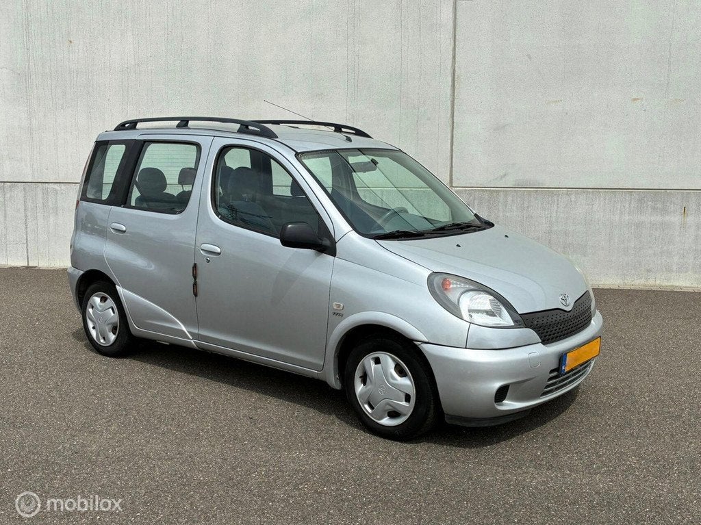 Toyota Yaris Verso 1.5-16V VVT-i Luna AIRCO, Auto's, Toyota, Voorwielaandrijving, 4 cilinders, 400 kg, Yaris Verso
