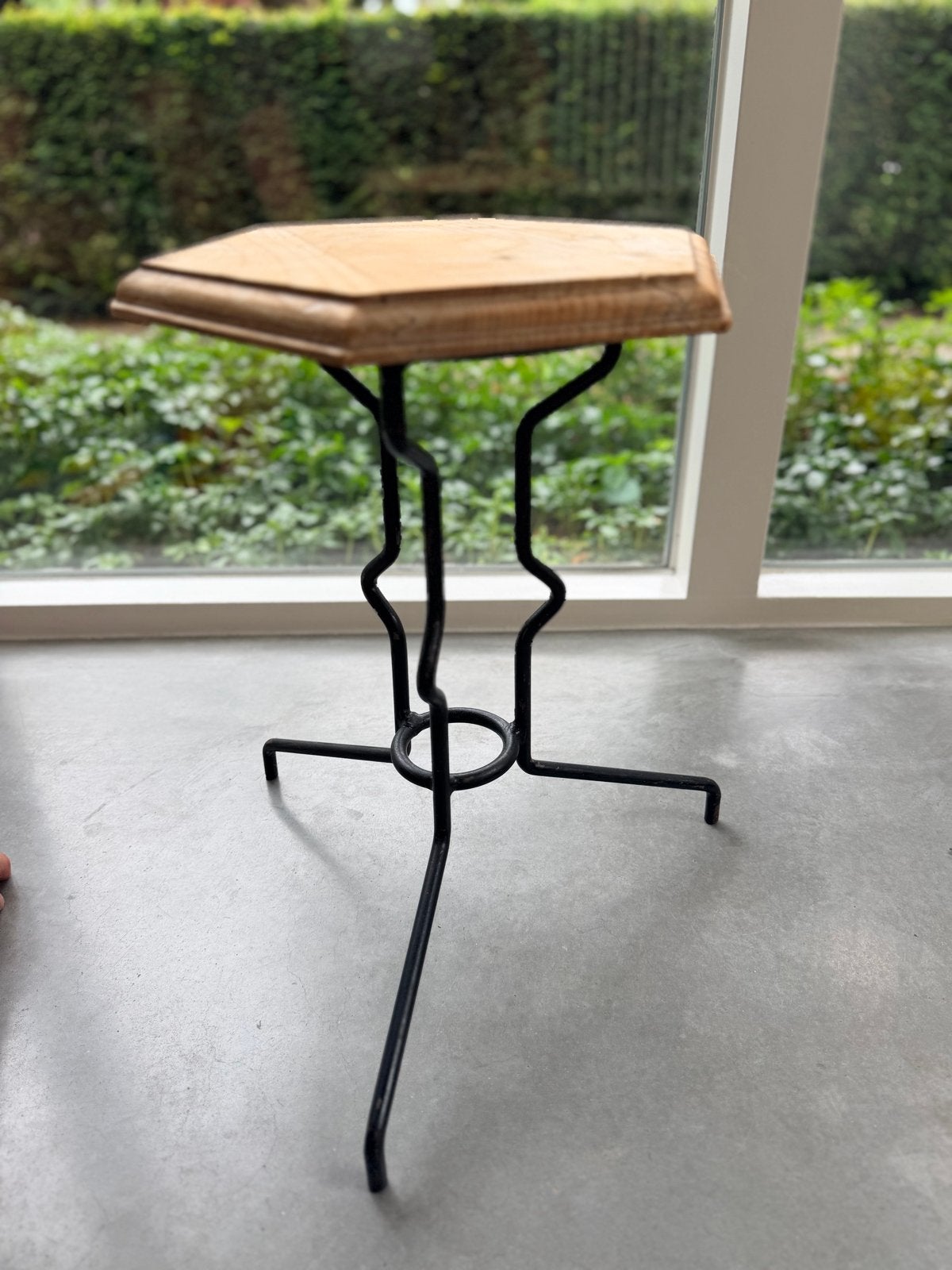Uniek Plantentafeltje / Bijzettafel met Houten Blad en Metaa, Ophalen, Minder dan 45 cm, Minder dan 55 cm, Gebruikt