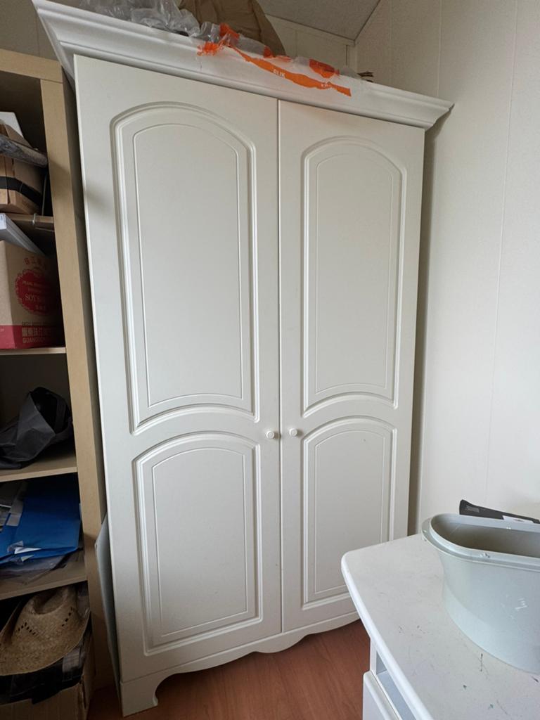 Complete Kinderkamer Set: Bed, Bureau en Kast, Huis en Inrichting, Slaapkamer | Bedden, Ophalen, Eenpersoons, Hout, 100 cm