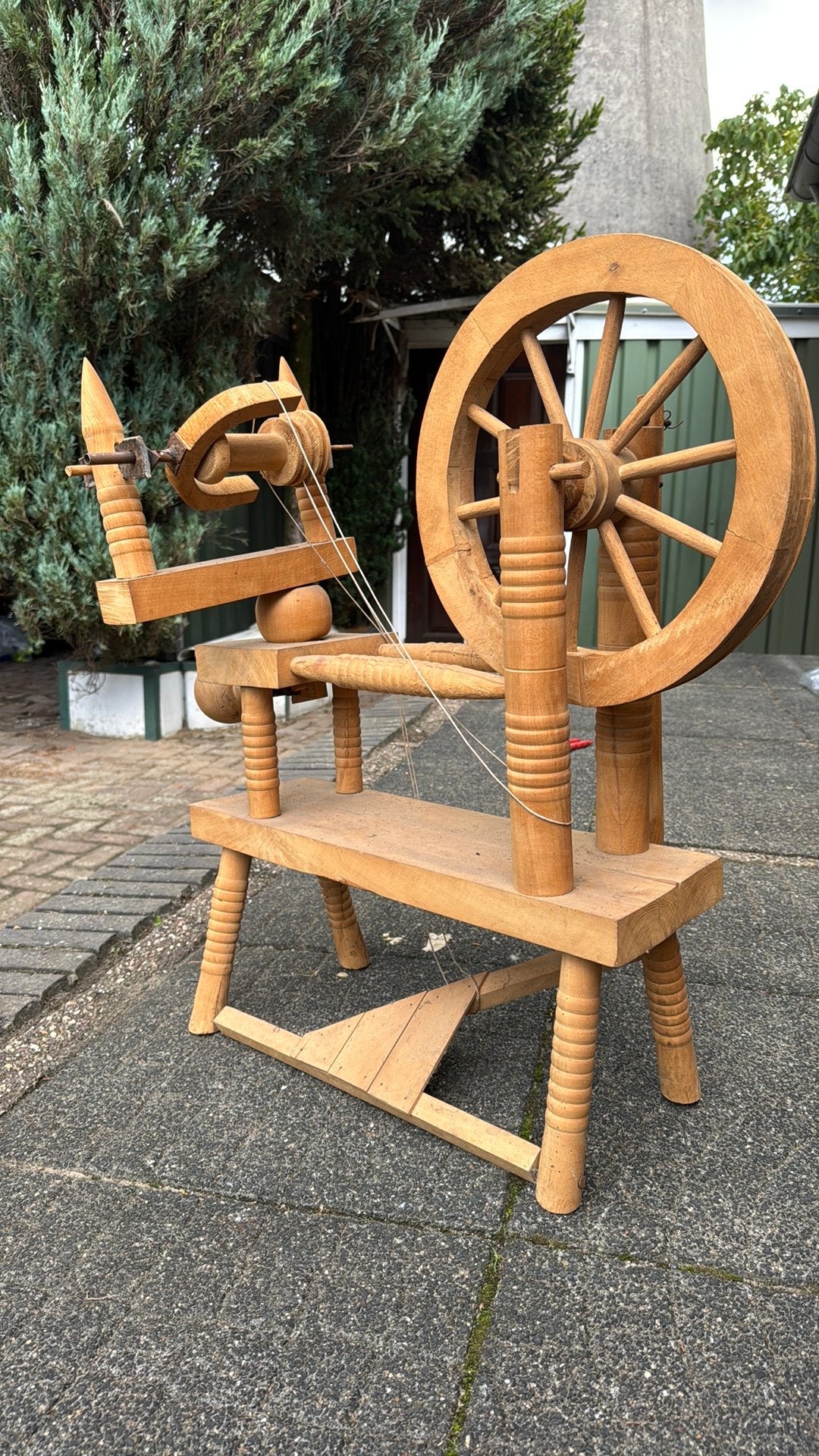 Antiek houten spinnewiel - Decoratief en functioneel, Hobby en Vrije tijd, Spinnewielen en Spinnen, Ophalen, Gebruikt, Spinnewiel